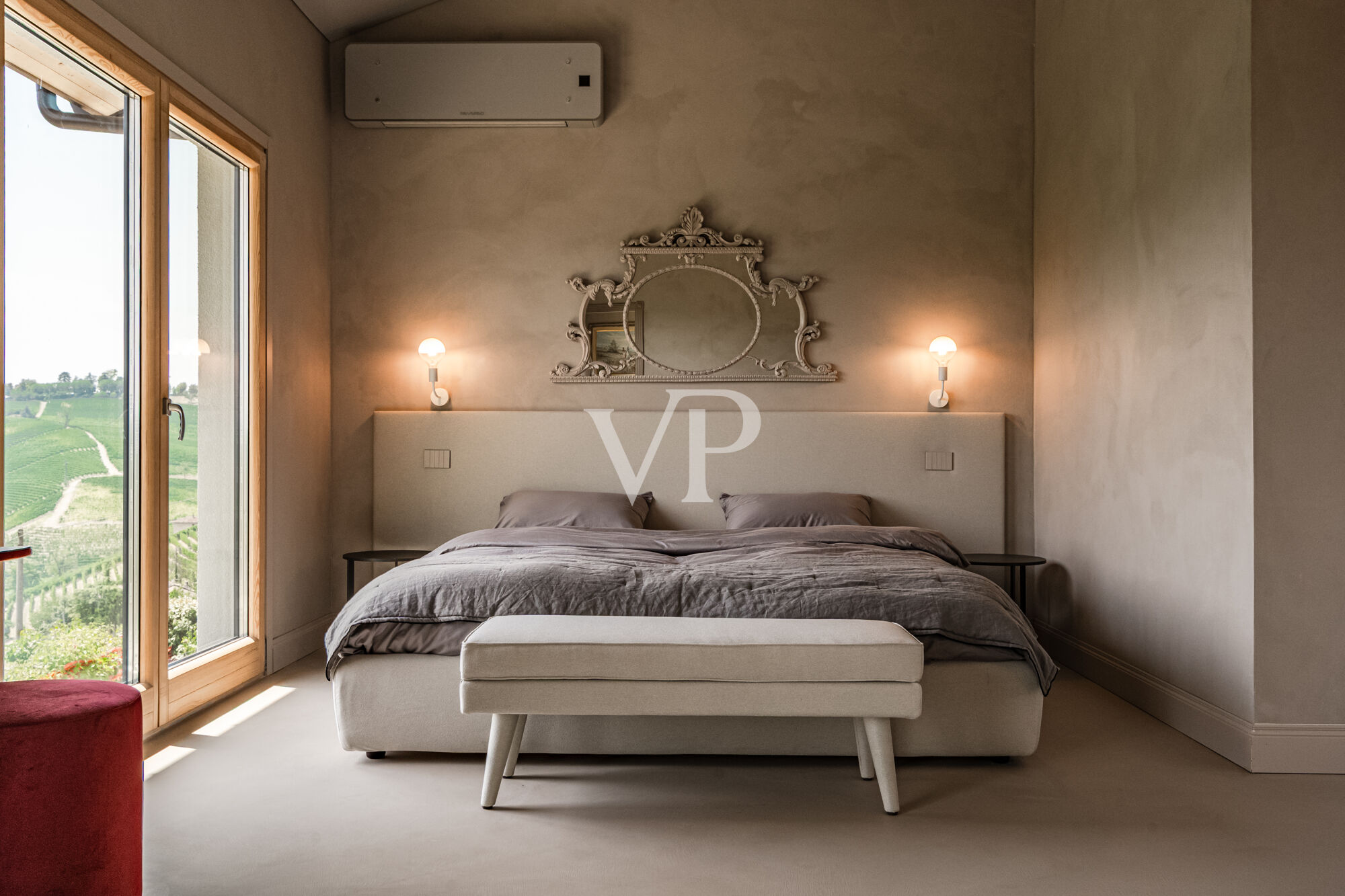 Prestigiosa villa di nuova costruzione con vista mozzafiato