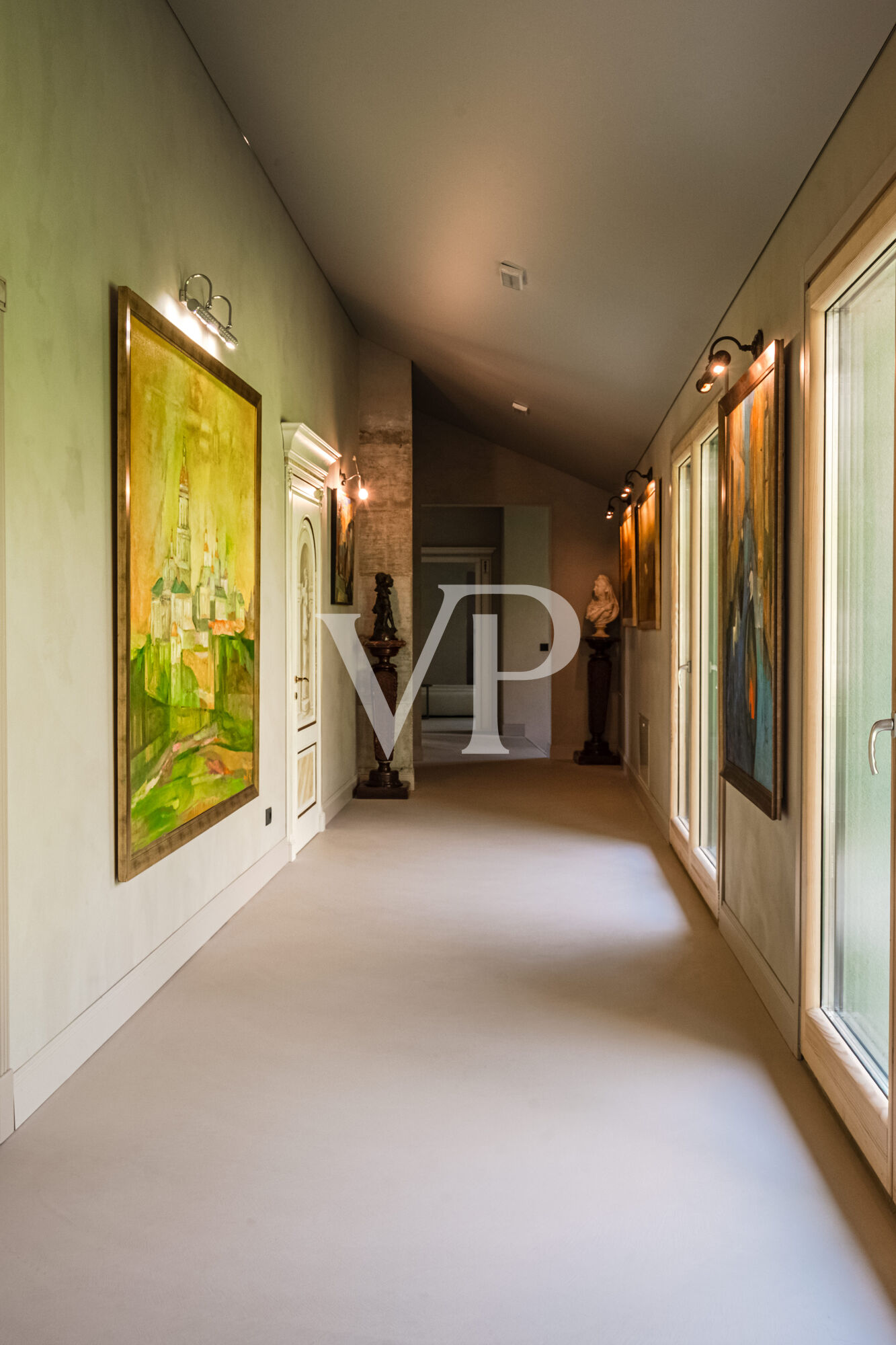 Prestigiosa villa di nuova costruzione con vista mozzafiato