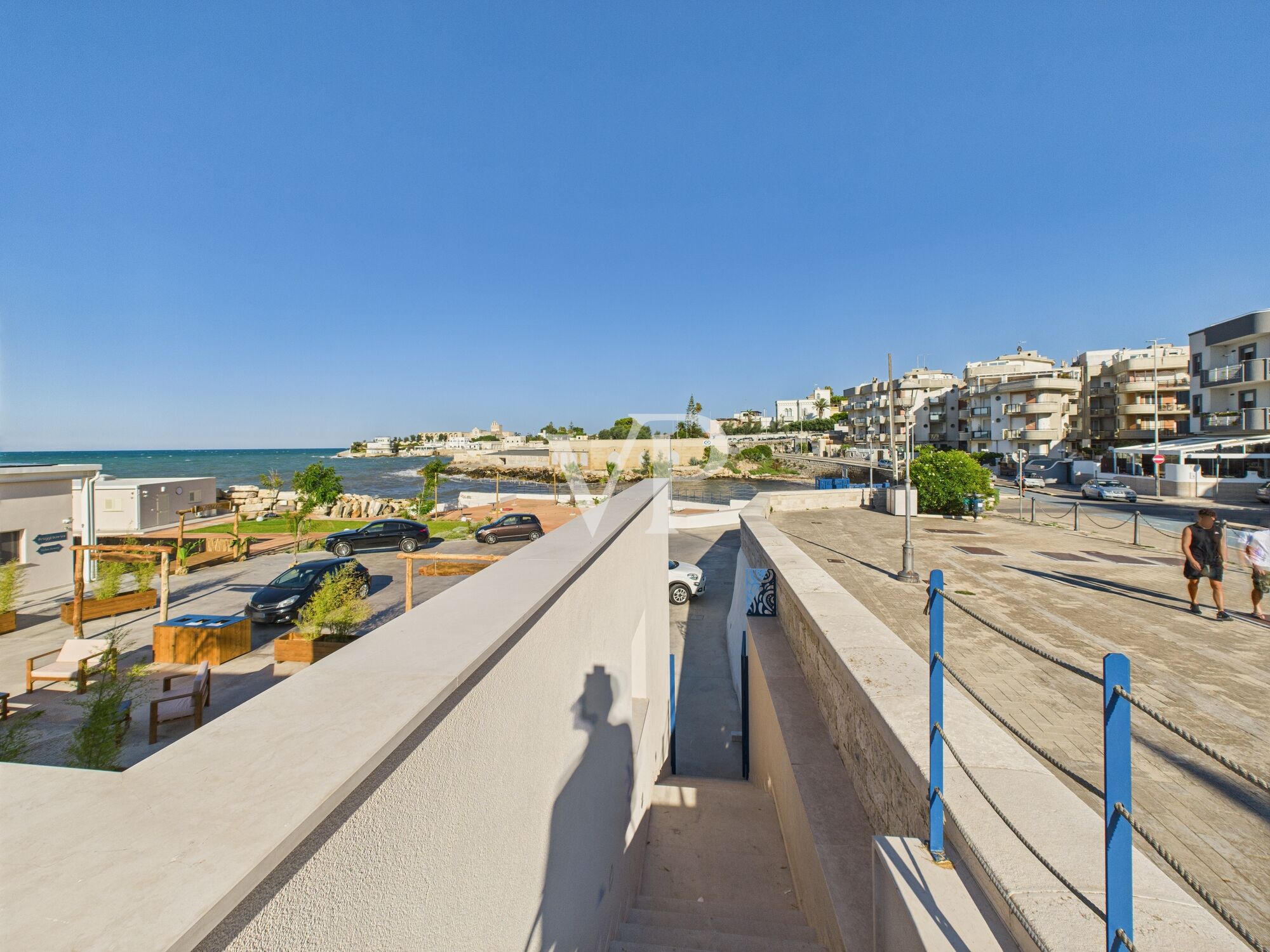 Einzigartiger Gewerbekomplex mit Bar, Restaurant und Fischhandel in exklusiver Lage an der Meerpromenade