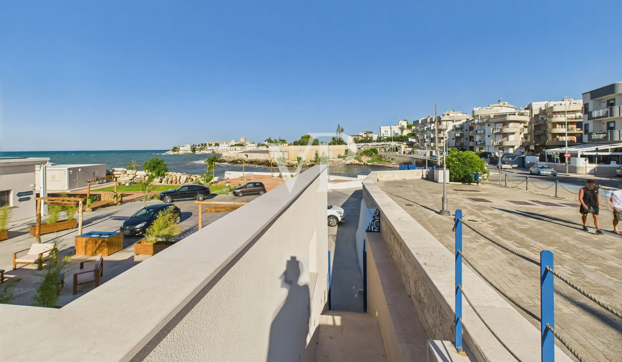 Einzigartiger Gewerbekomplex mit Bar, Restaurant und Fischhandel in exklusiver Lage an der Meerpromenade