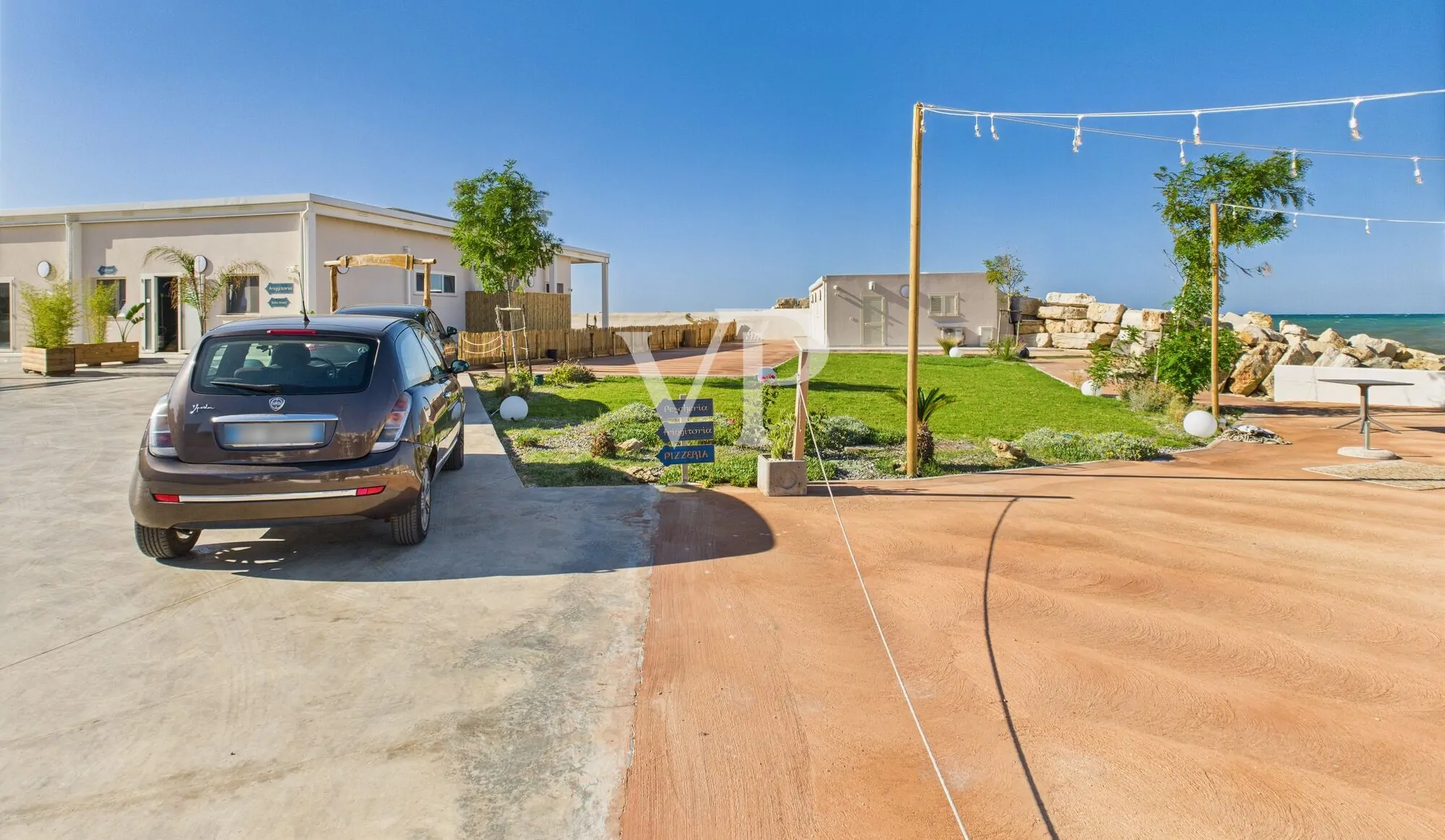 Einzigartiger Gewerbekomplex mit Bar, Restaurant und Fischhandel in exklusiver Lage an der Meerpromenade