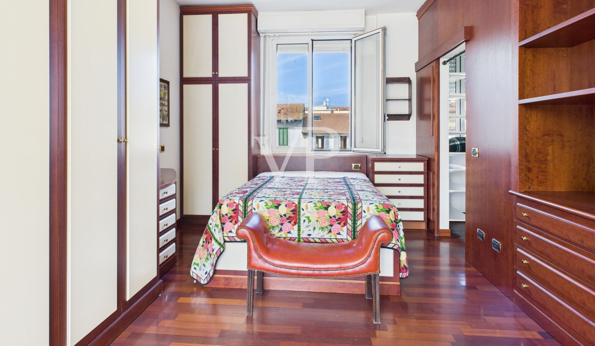 Repräsentative Drei-Zimmer-Wohnung mit Terrasse sofort frei