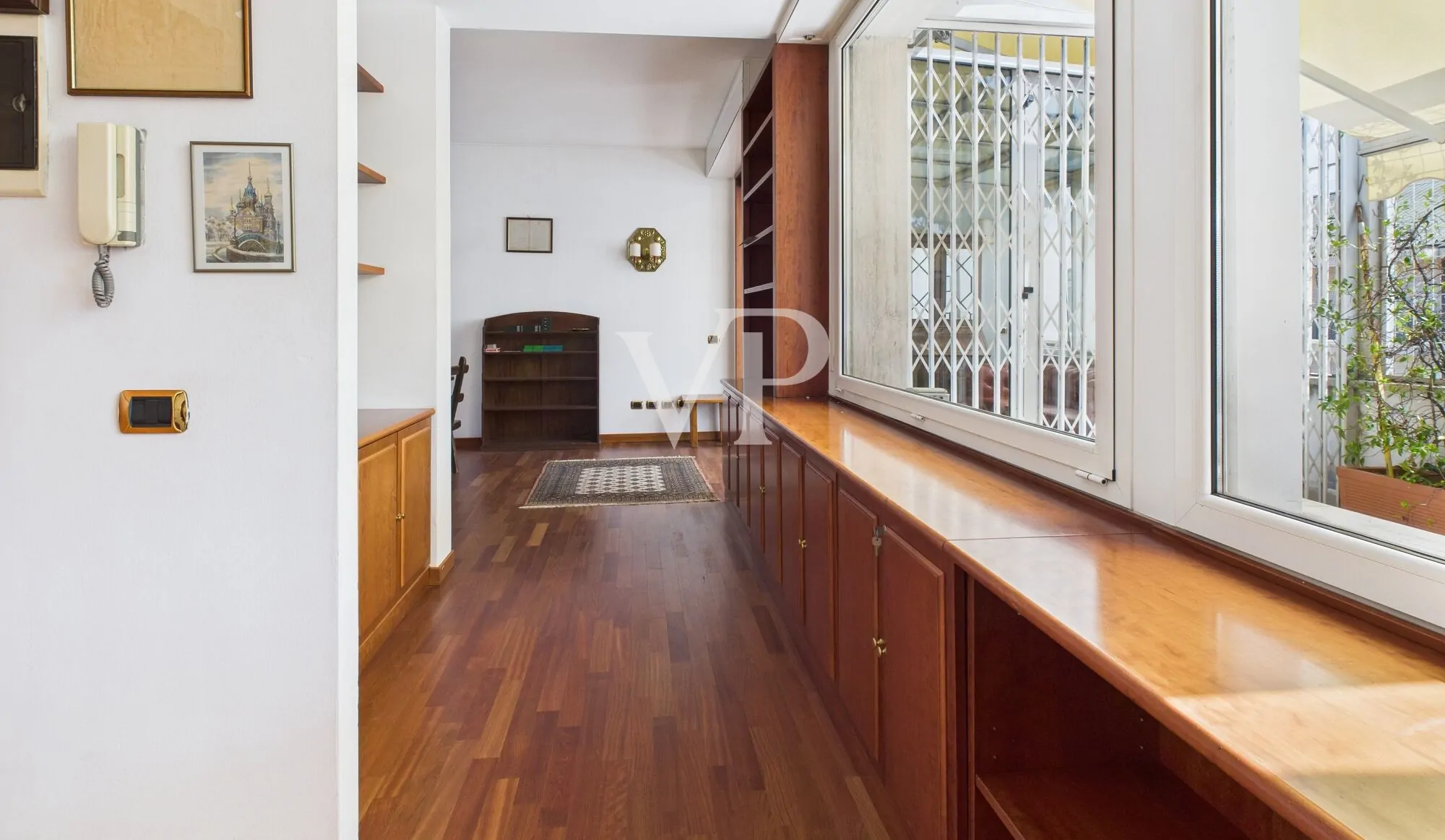 Prestigioso apartamento de tres habitaciones con terraza libre de inmediato