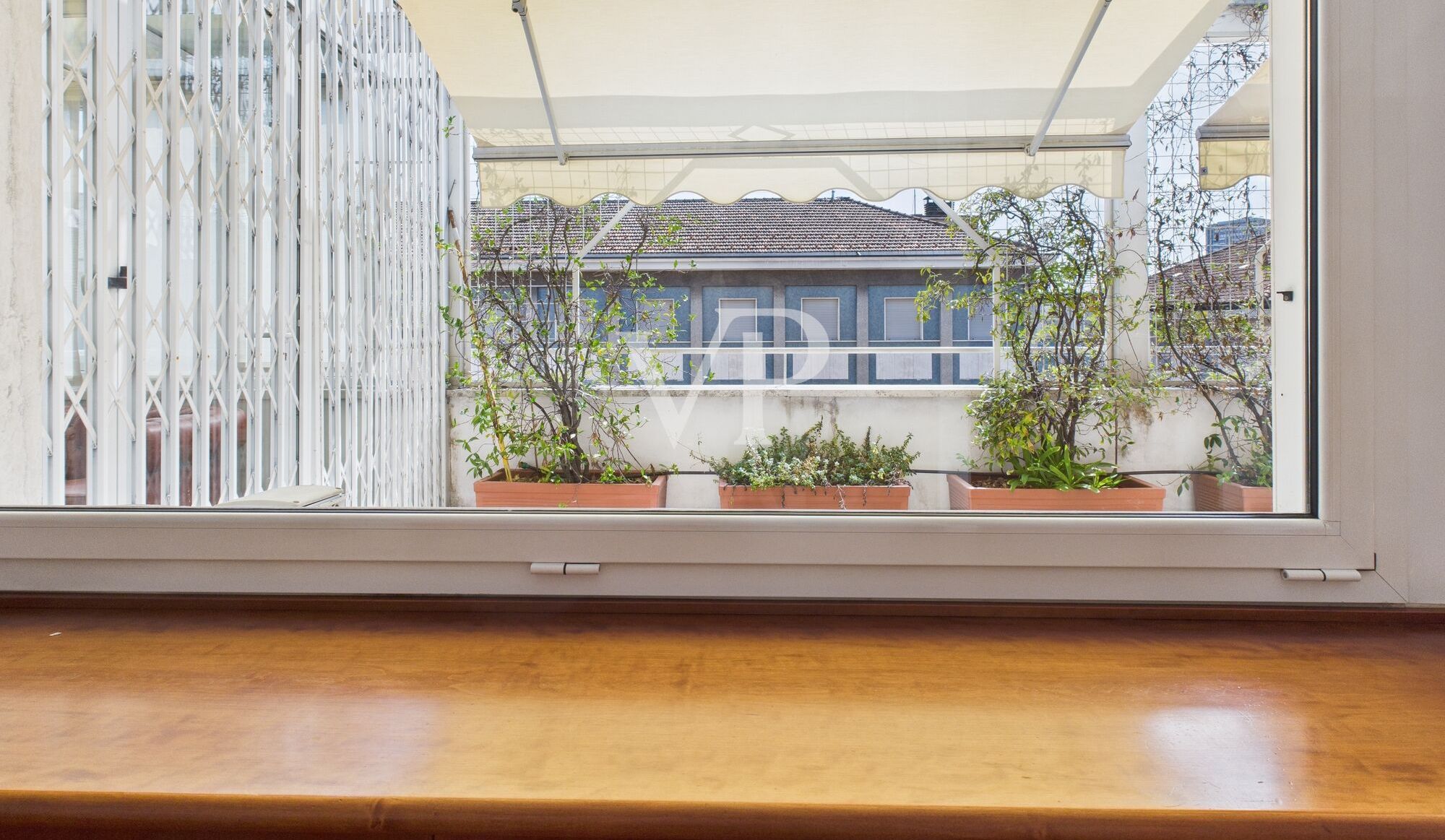 Repräsentative Drei-Zimmer-Wohnung mit Terrasse sofort frei