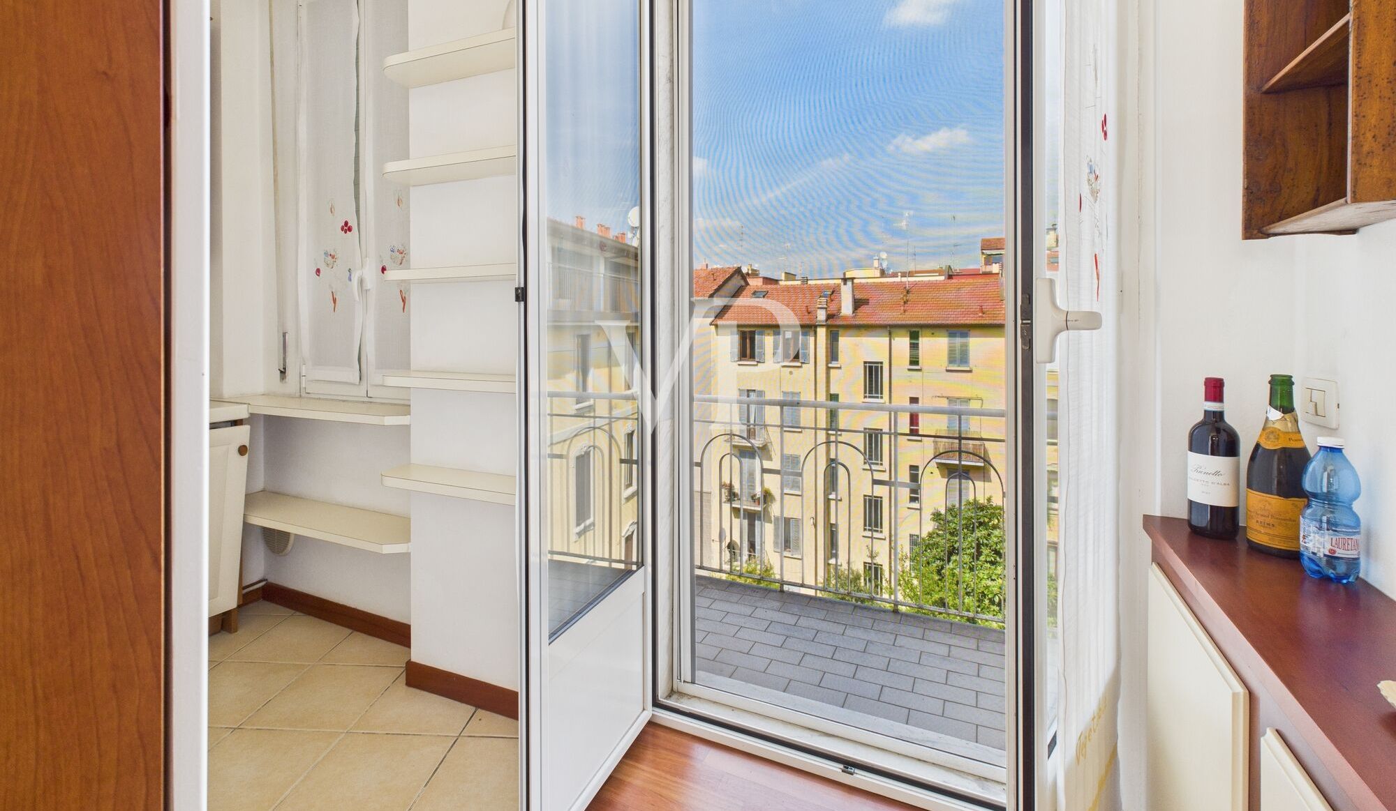Repräsentative Drei-Zimmer-Wohnung mit Terrasse sofort frei