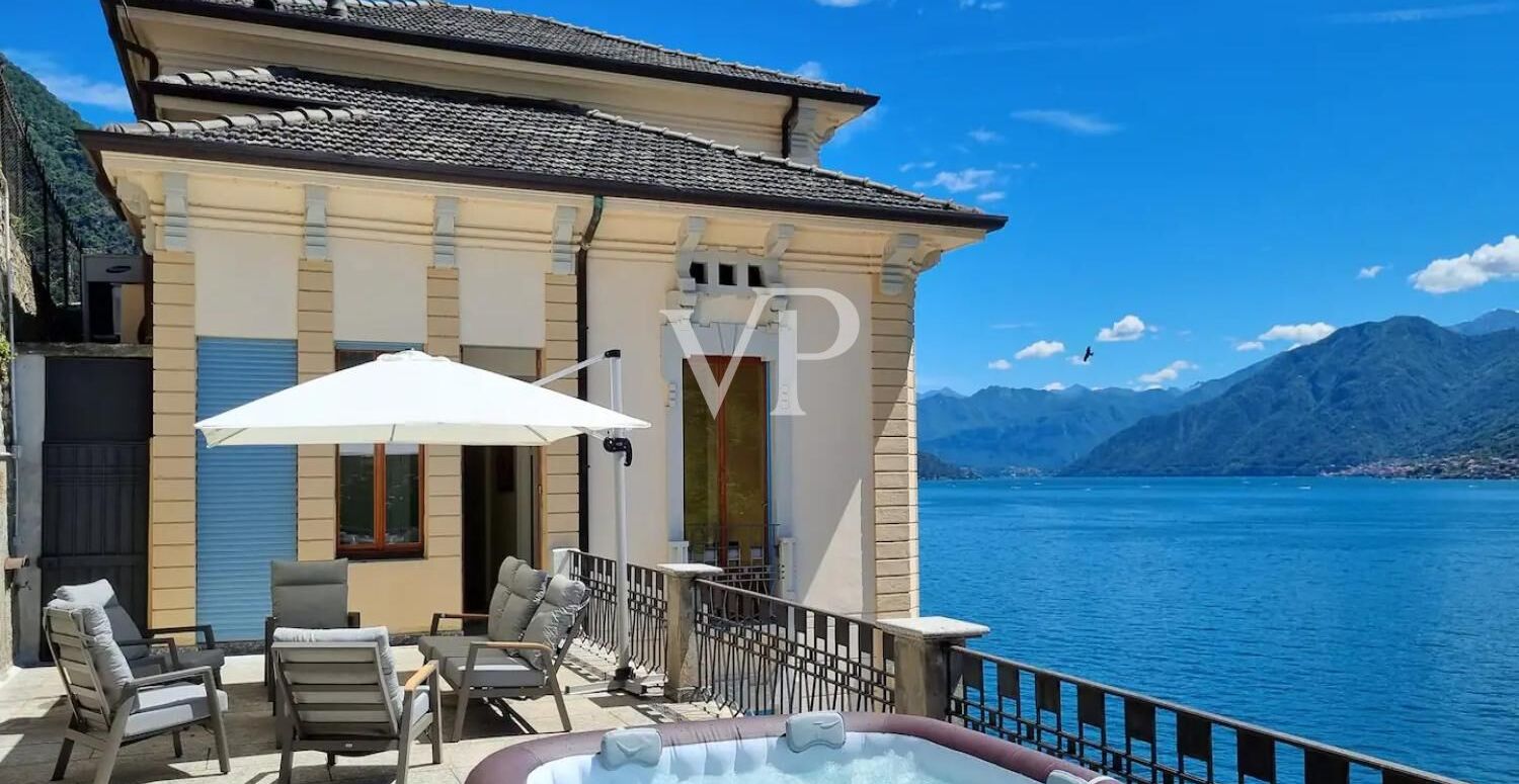 Freistehende Villa mit atemberaubendem Blick auf den Comer See