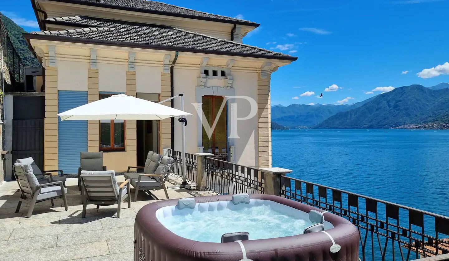 Freistehende Villa mit atemberaubendem Blick auf den Comer See
