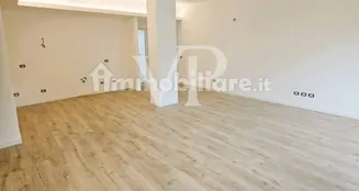 von_poll_real_estate_property_IT252942372_image_4