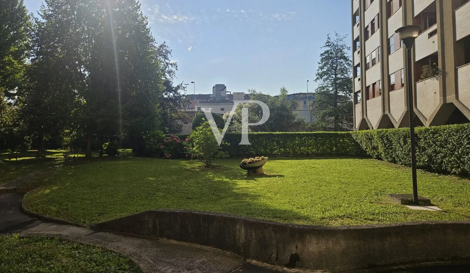 Quadrilocale finemente ristrutturato con due balconi