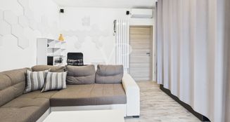 von_poll_real_estate_property_IT252942374_image_12