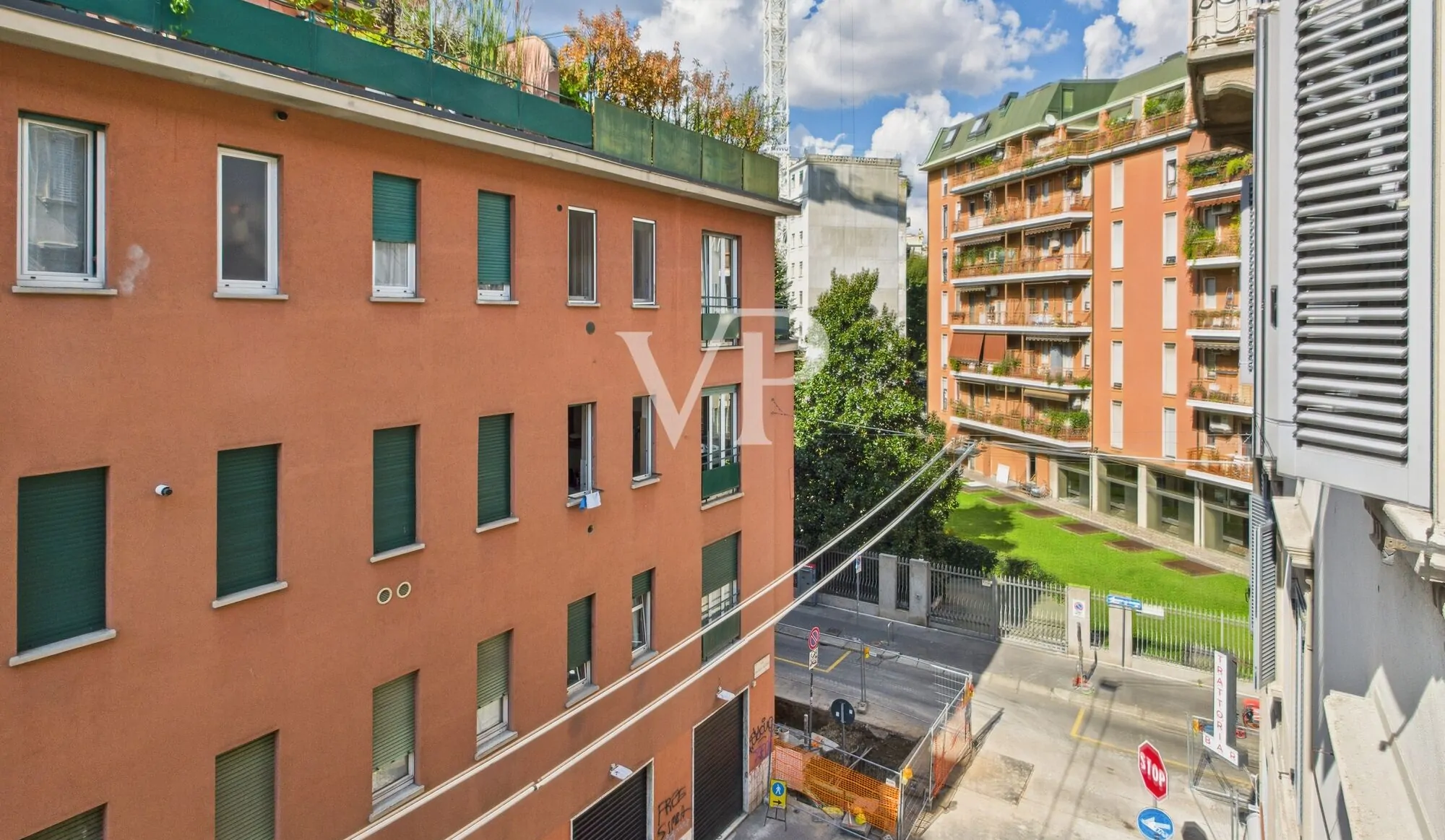 Vista a destra dal balcone del soggiorno