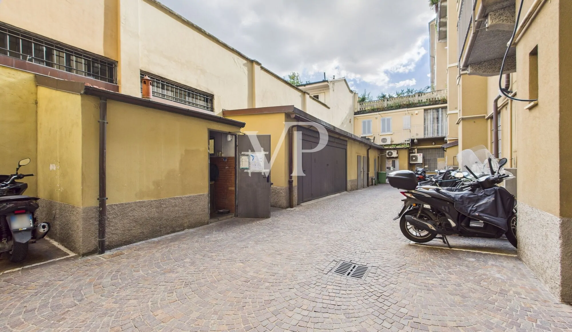 Unico box del palazzo