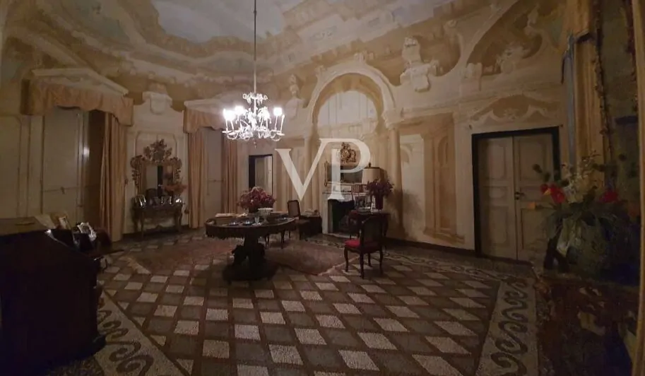 Historische Villa mit Meerblick und Garten in Lerici - 1400 Quadratmeter Luxus und Kunst