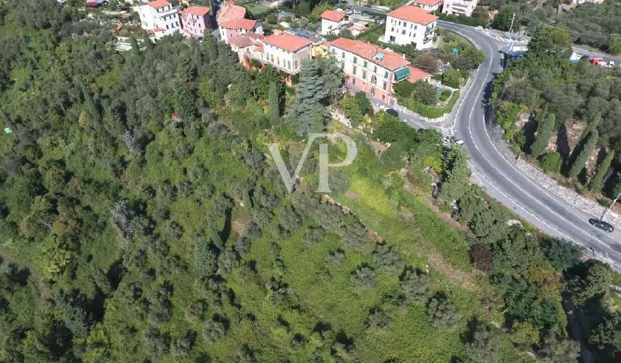 Historische Villa mit Meerblick und Garten in Lerici - 1400 Quadratmeter Luxus und Kunst