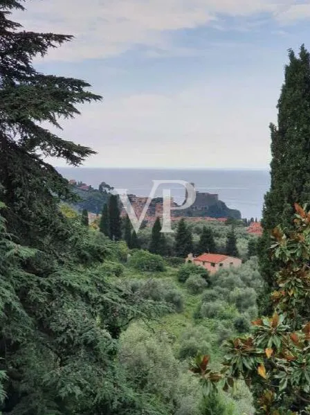 Historische Villa mit Meerblick und Garten in Lerici - 1400 Quadratmeter Luxus und Kunst