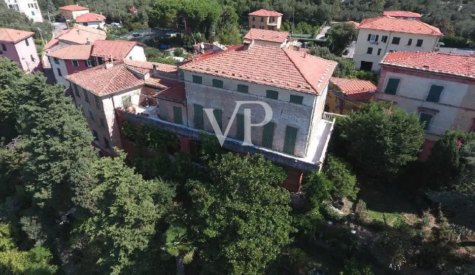 Historische Villa mit Meerblick und Garten in Lerici - 1400 Quadratmeter Luxus und Kunst
