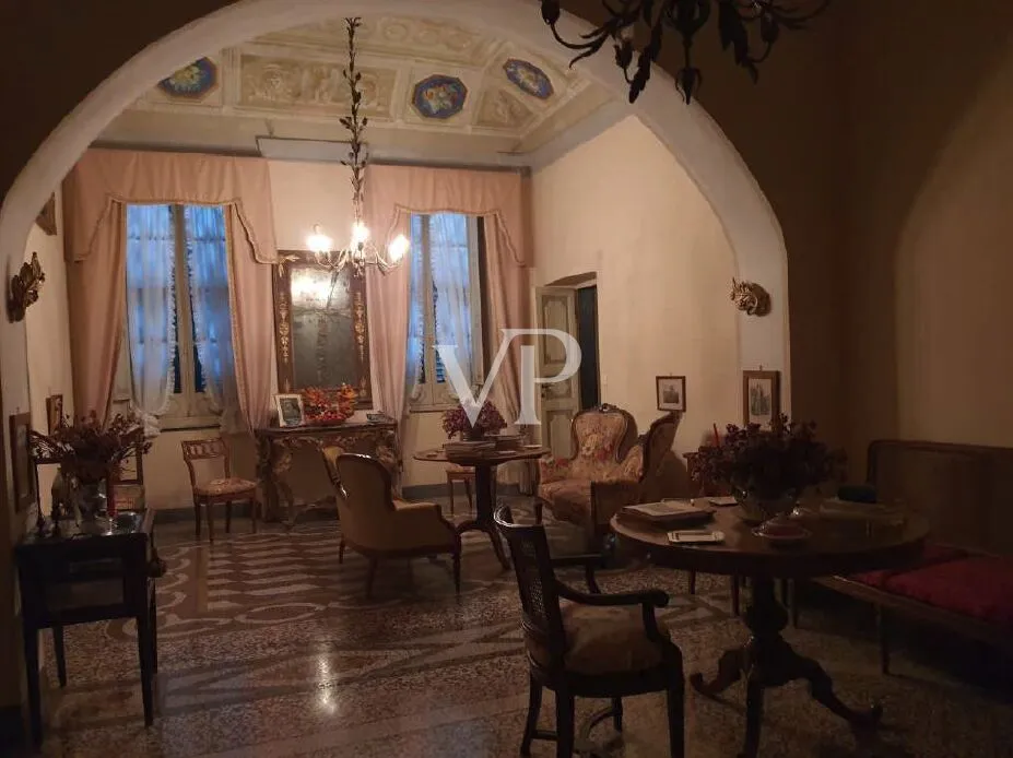 Historische Villa mit Meerblick und Garten in Lerici - 1400 Quadratmeter Luxus und Kunst