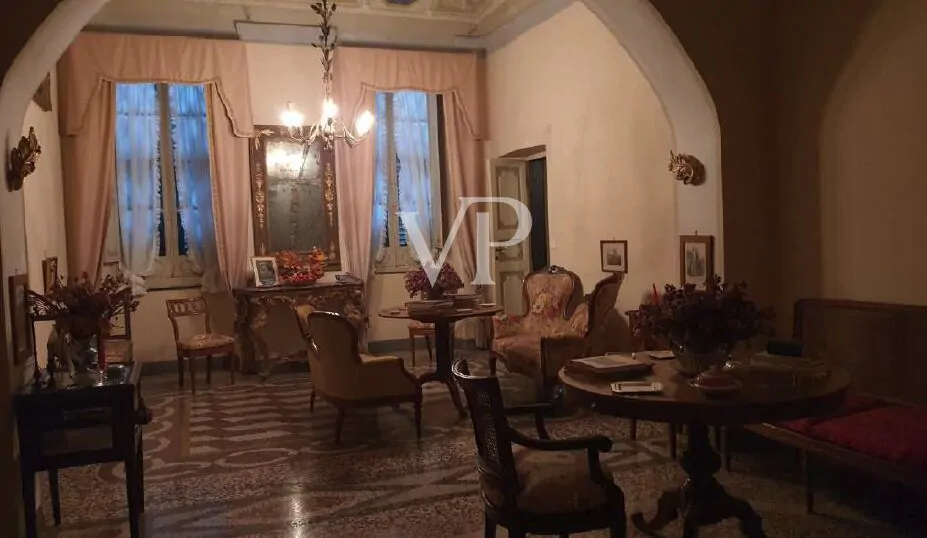 Historische Villa mit Meerblick und Garten in Lerici - 1400 Quadratmeter Luxus und Kunst