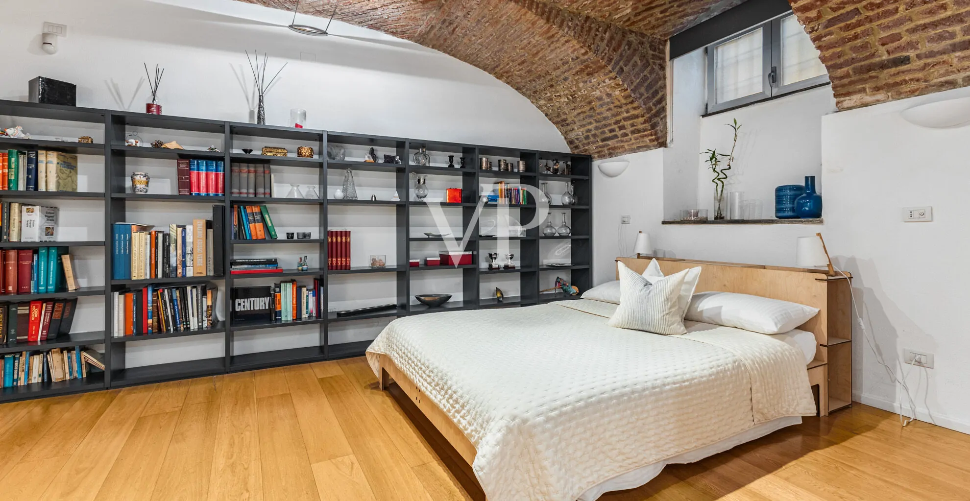 Spacious open space loft completely renovated