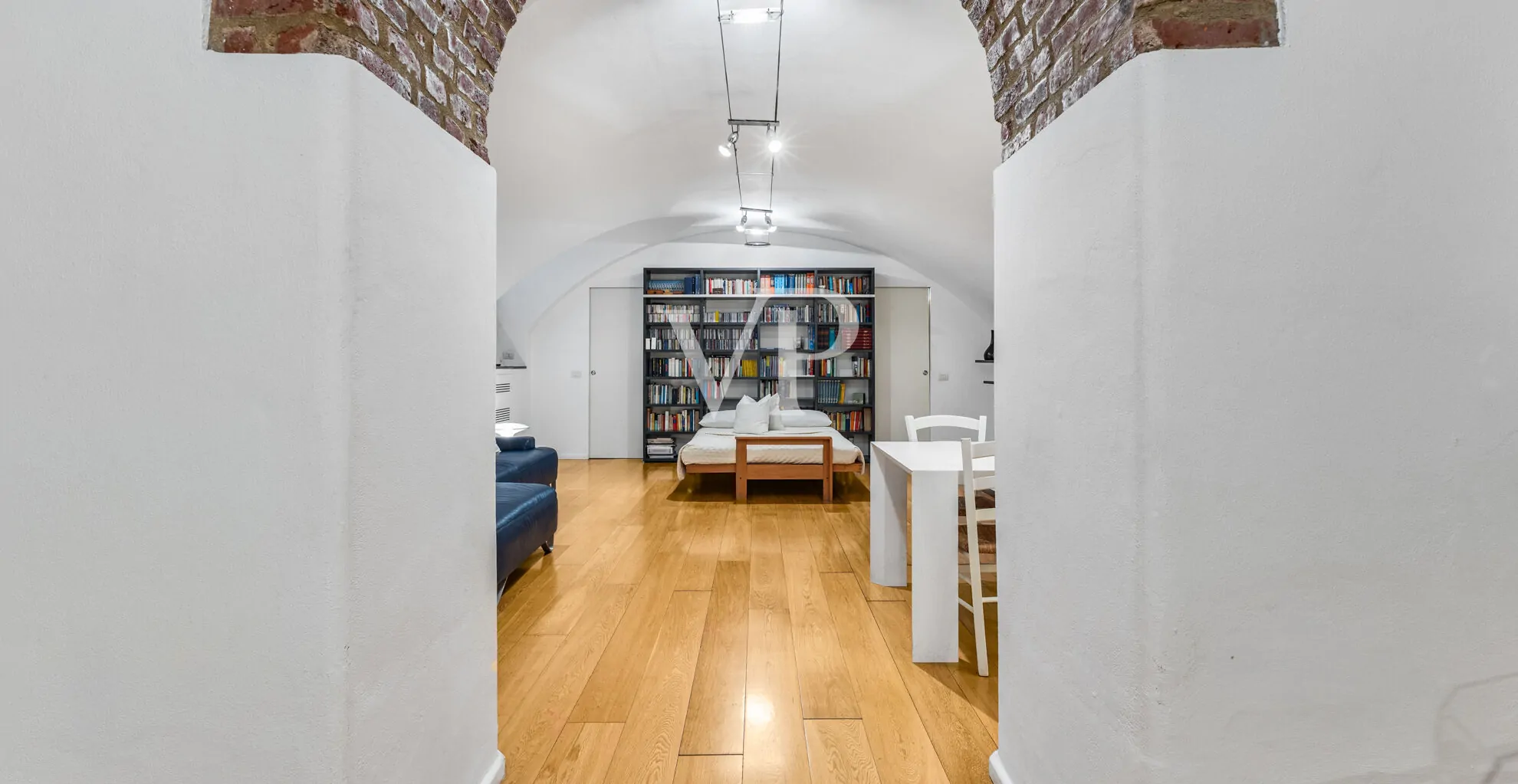 Spacious open space loft completely renovated