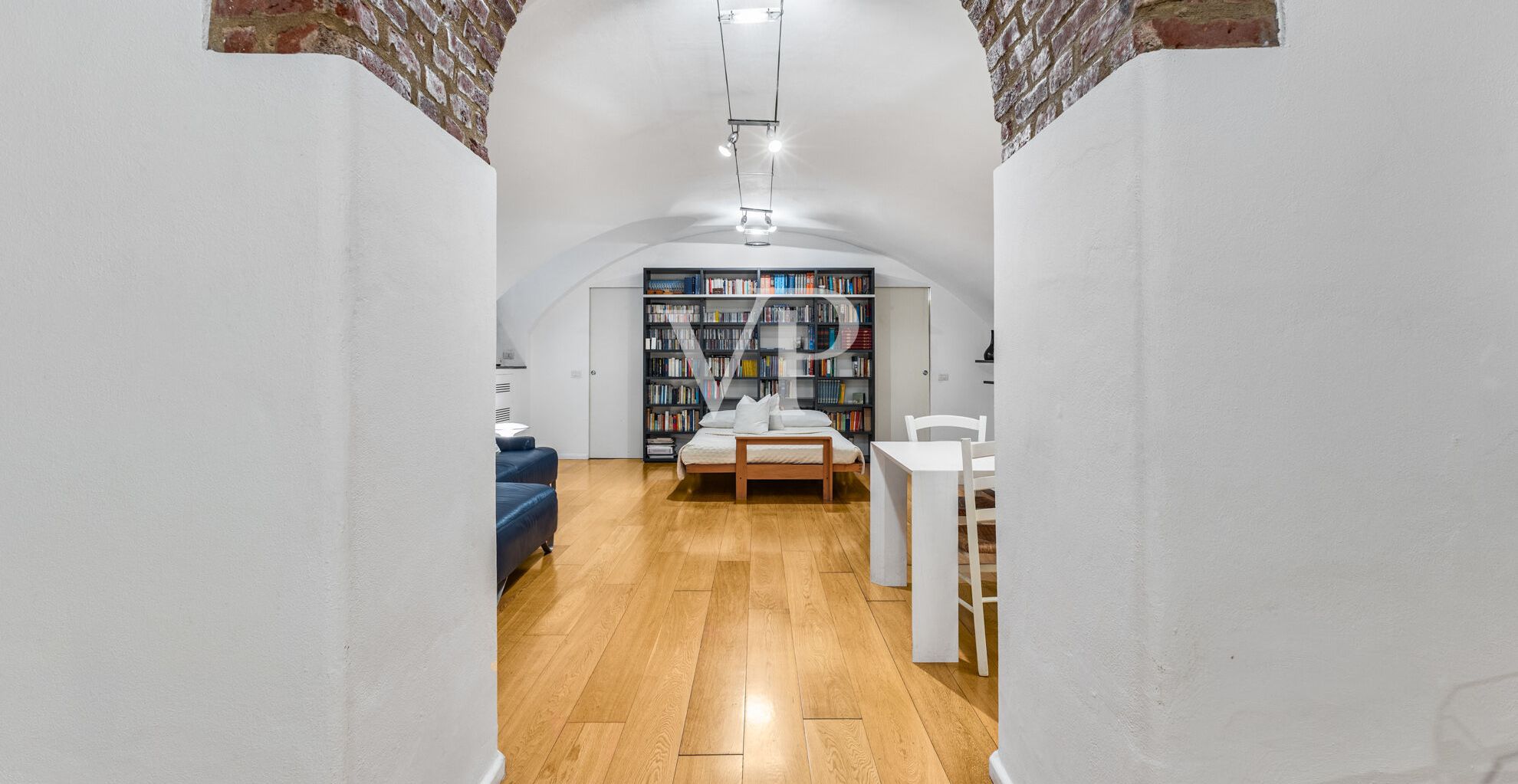 Geräumiges, offenes Loft, komplett renoviert