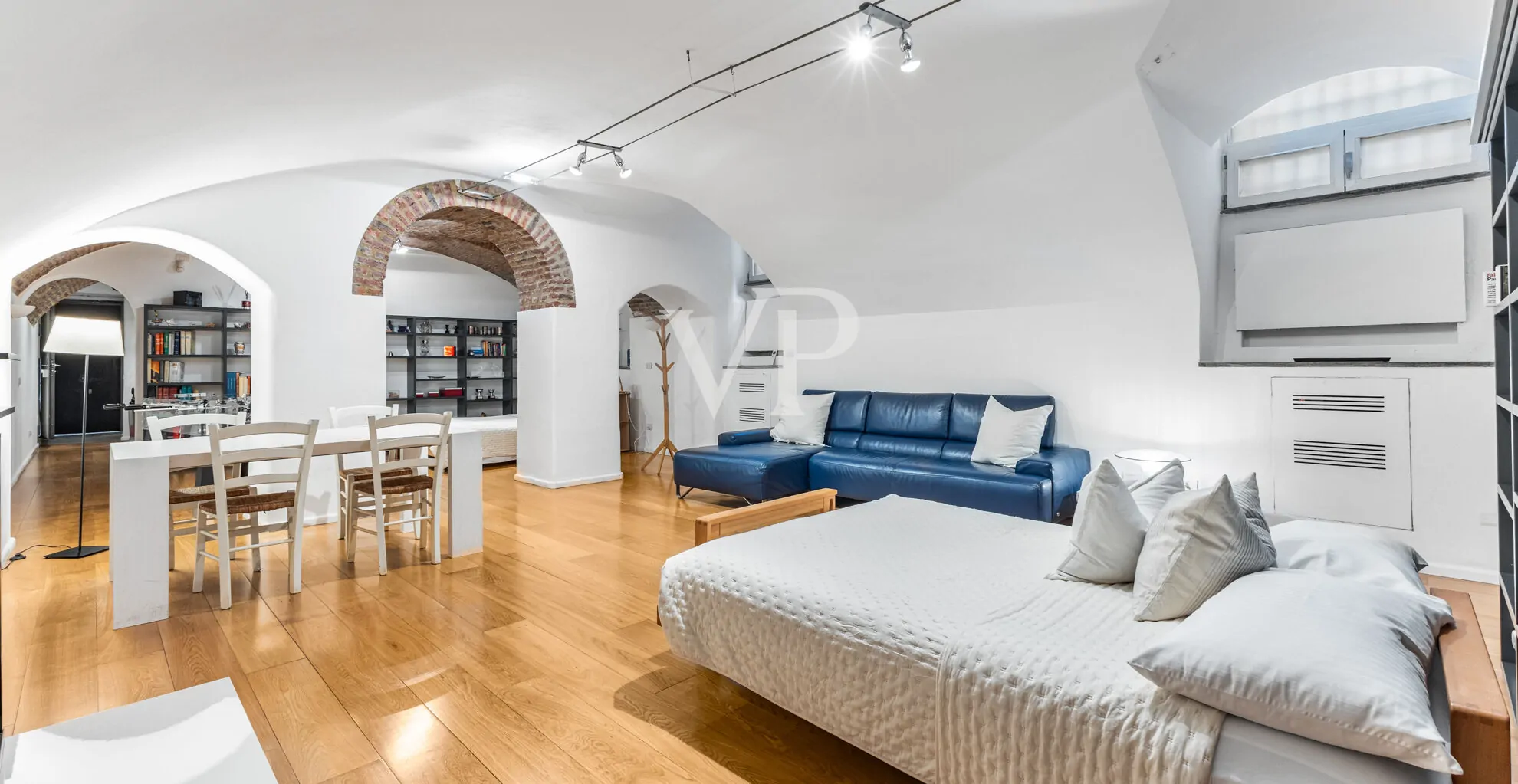 Spacious open space loft completely renovated