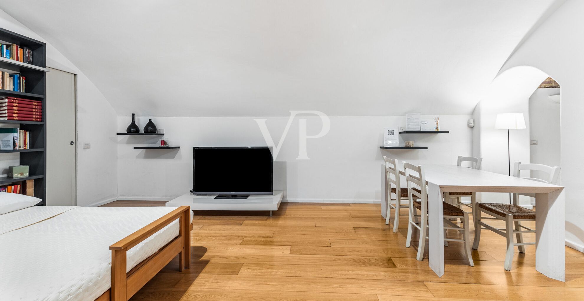 Geräumiges, offenes Loft, komplett renoviert