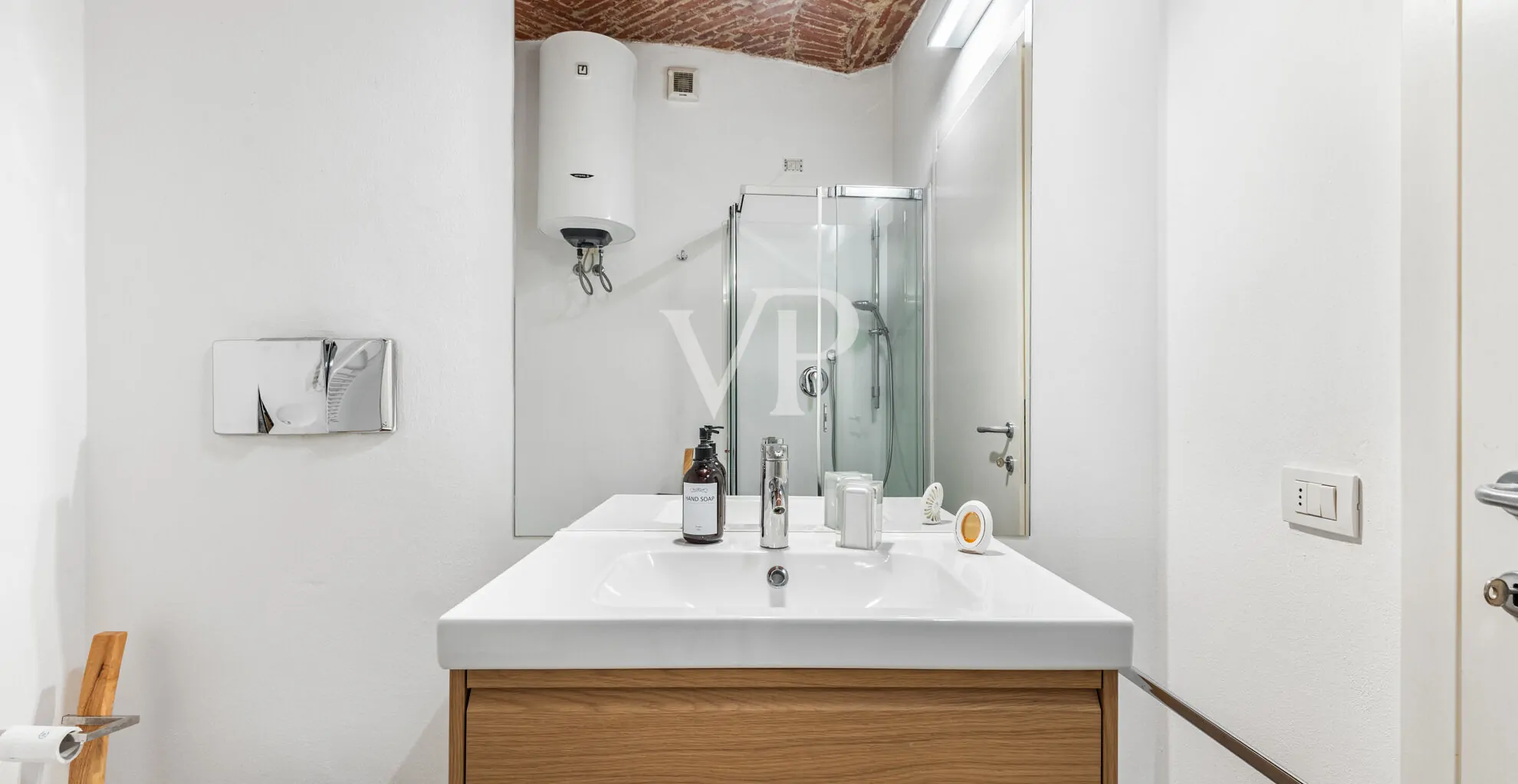 Spacious open space loft completely renovated