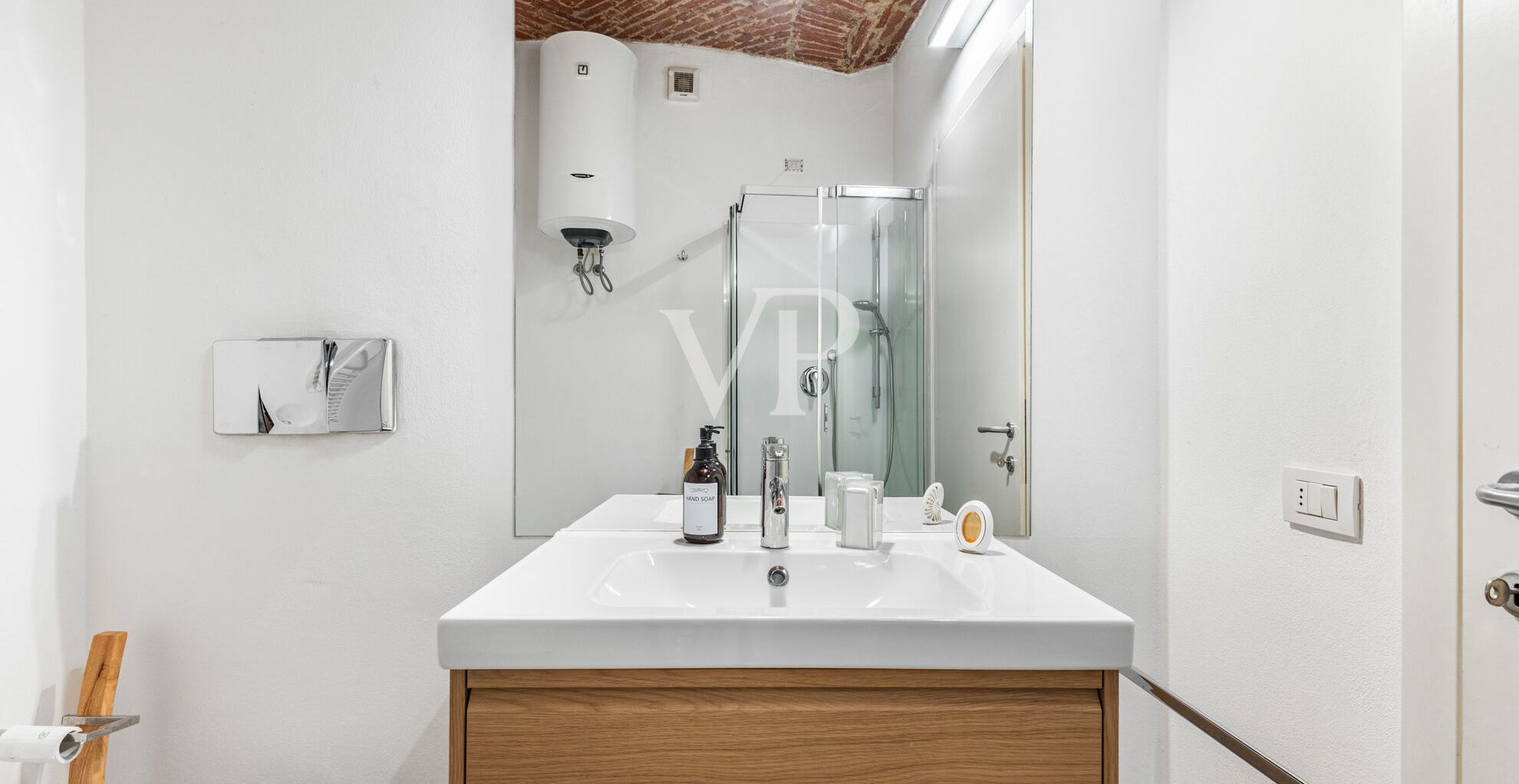 Geräumiges, offenes Loft, komplett renoviert