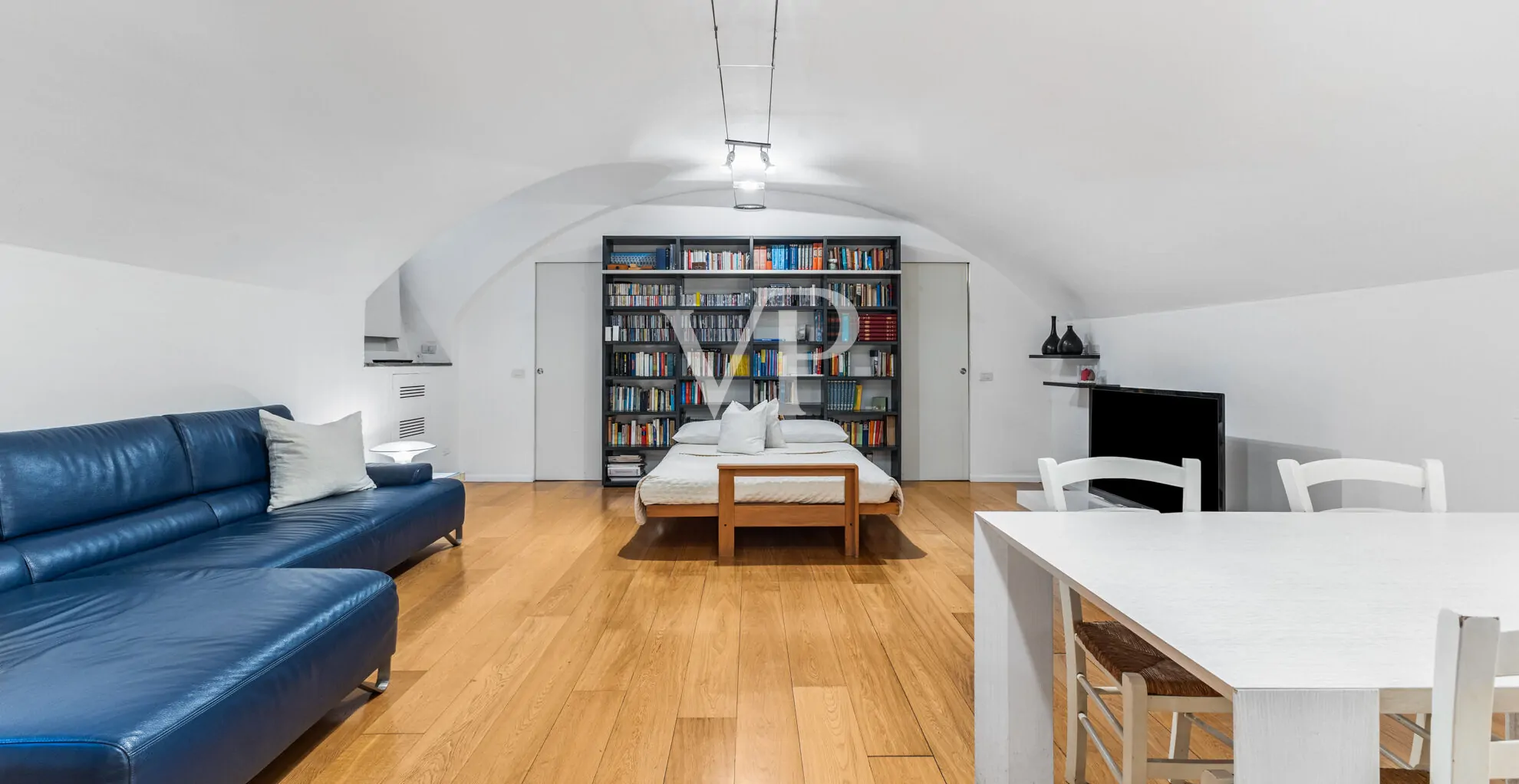 Spacious open space loft completely renovated