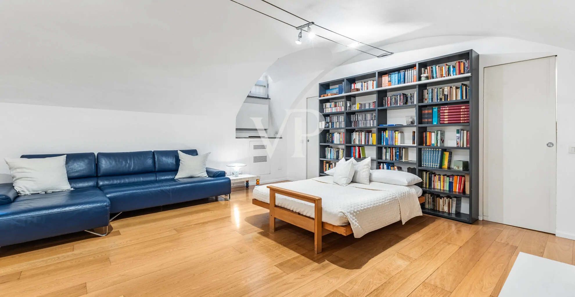 Spacious open space loft completely renovated