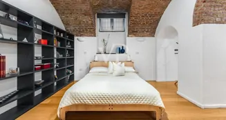 von_poll_real_estate_property_IT252942401_image_3