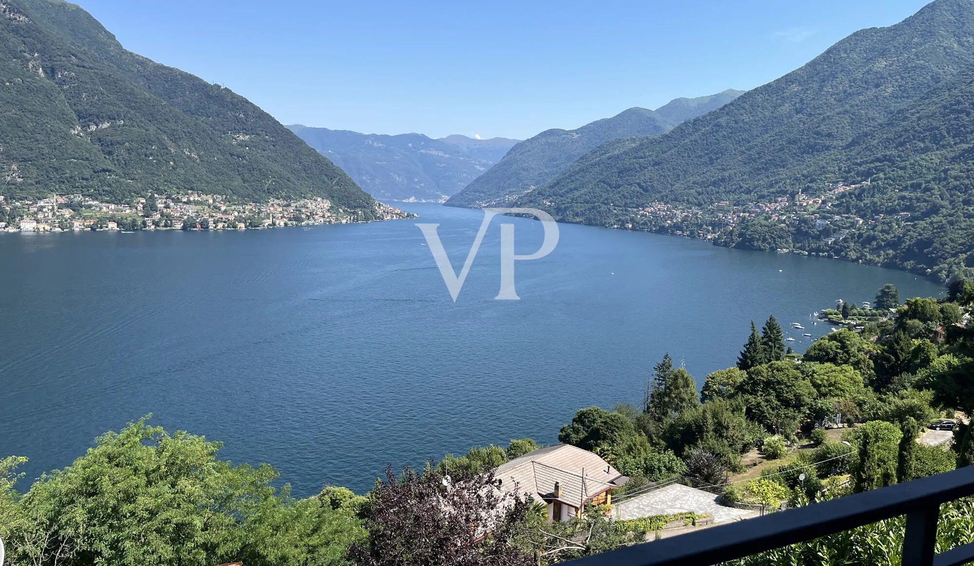Chalet independiente con terraza y vistas al lago de Como