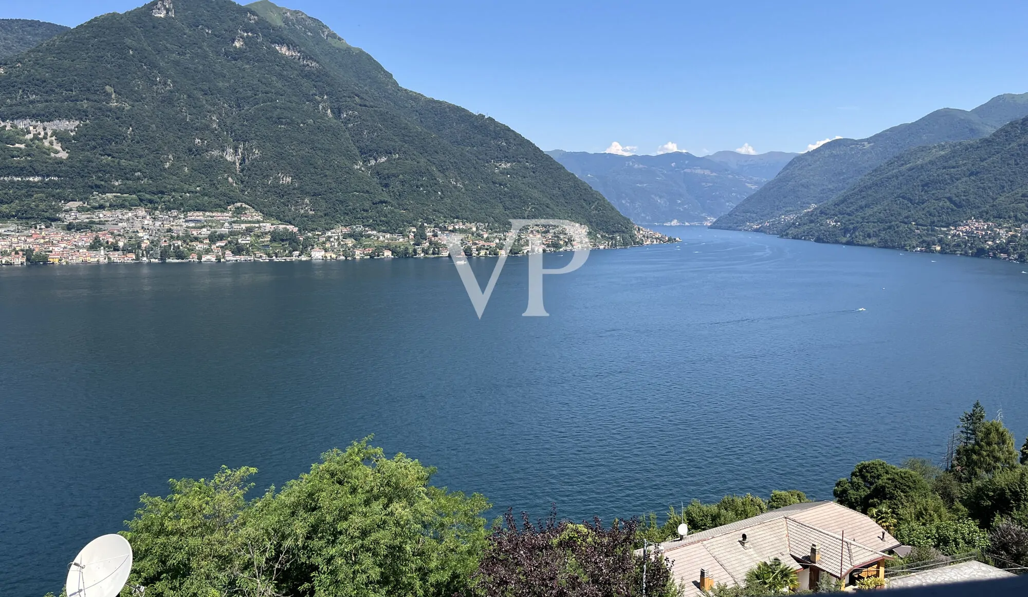 Chalet independiente con terraza y vistas al lago de Como