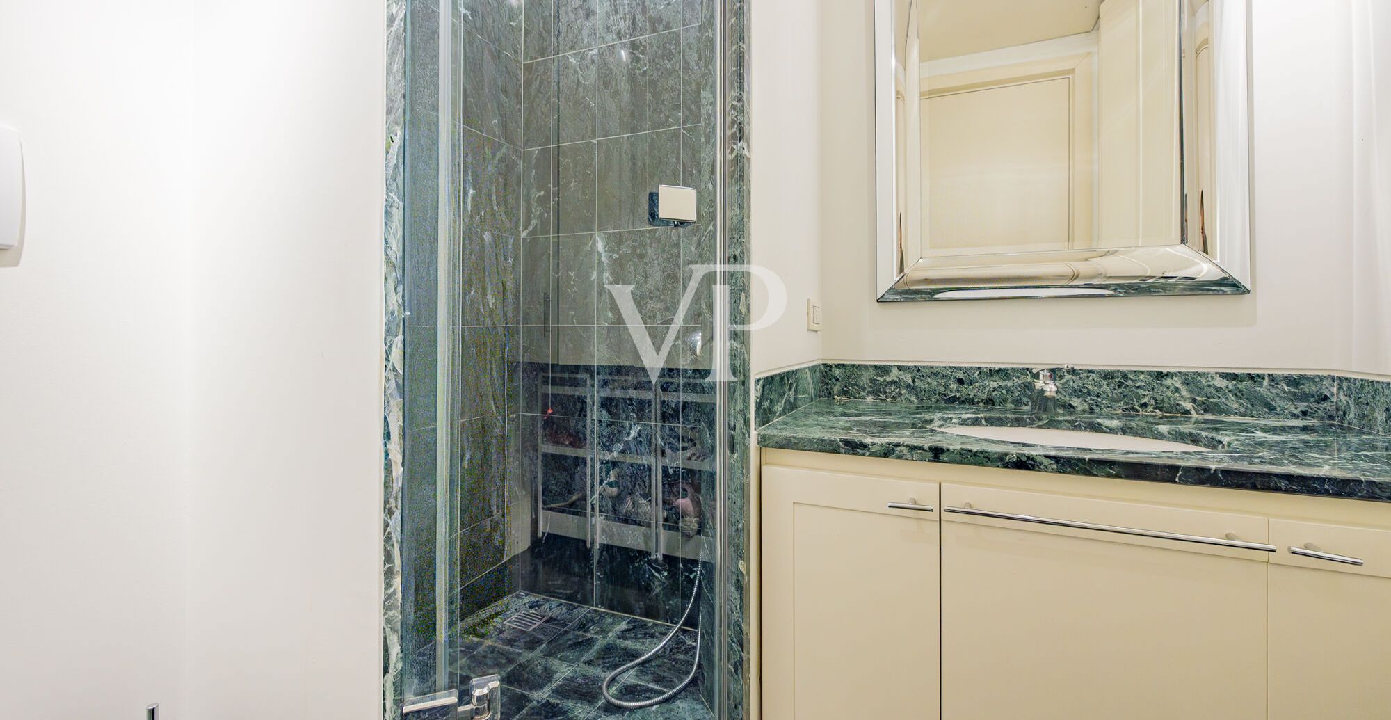 Exklusive Penthouse-Wohnung in elegantem Rahmen in S.Siro