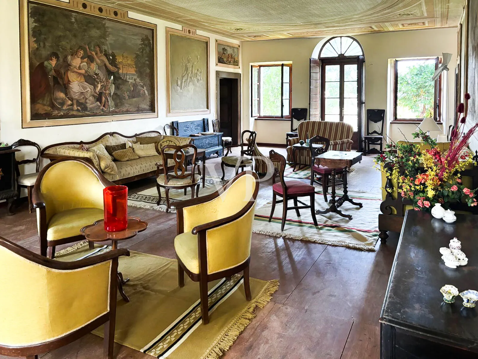 Villa Marzona – Dimora con terreni e affreschi storici