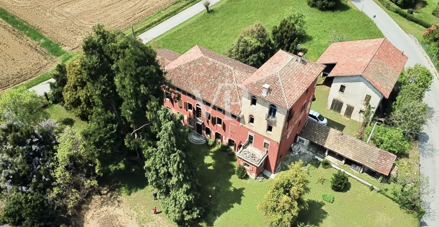 Villa Marzona - Casa con terreno y frescos históricos