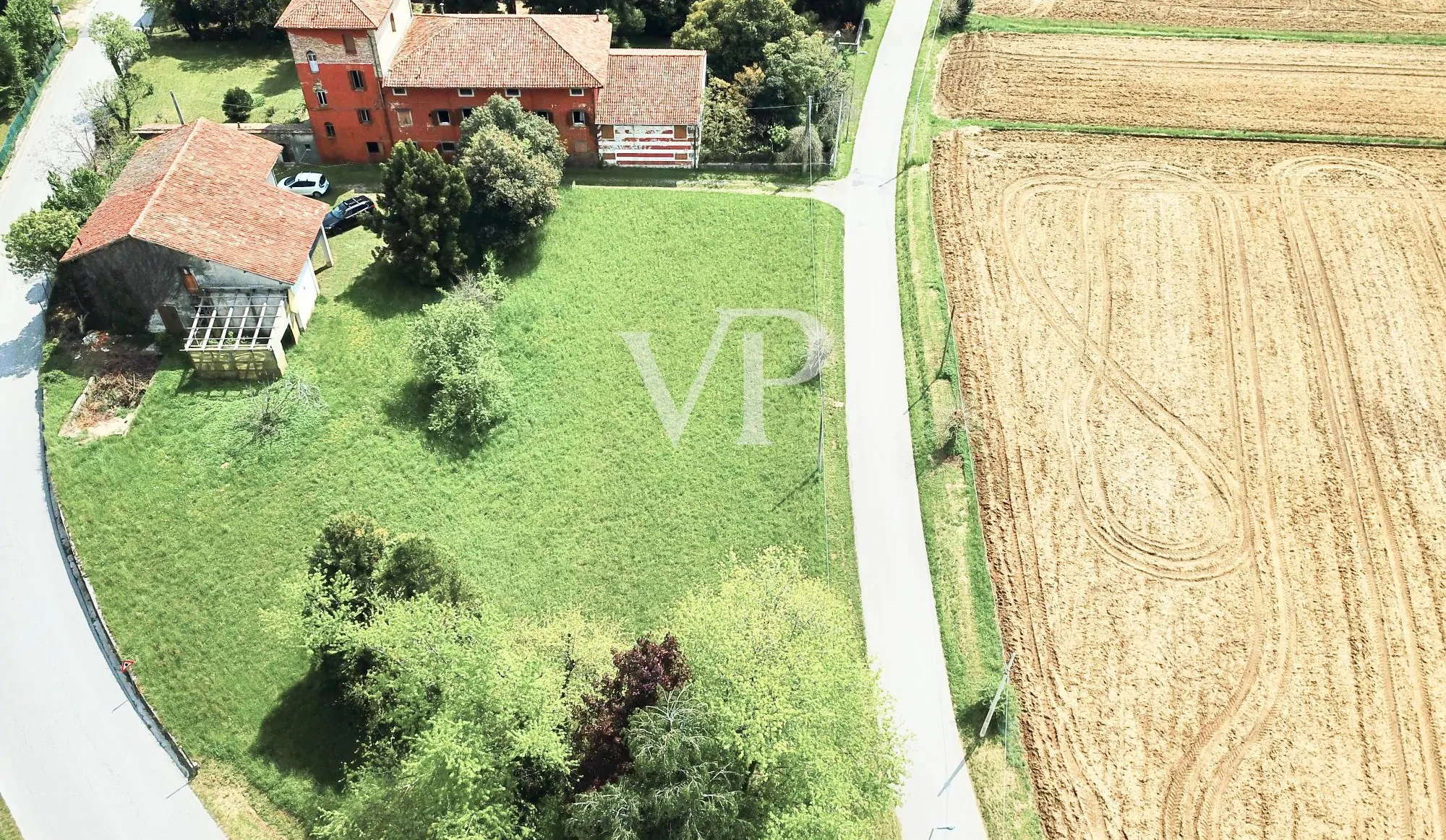 Villa Marzona - Casa con terreno y frescos históricos