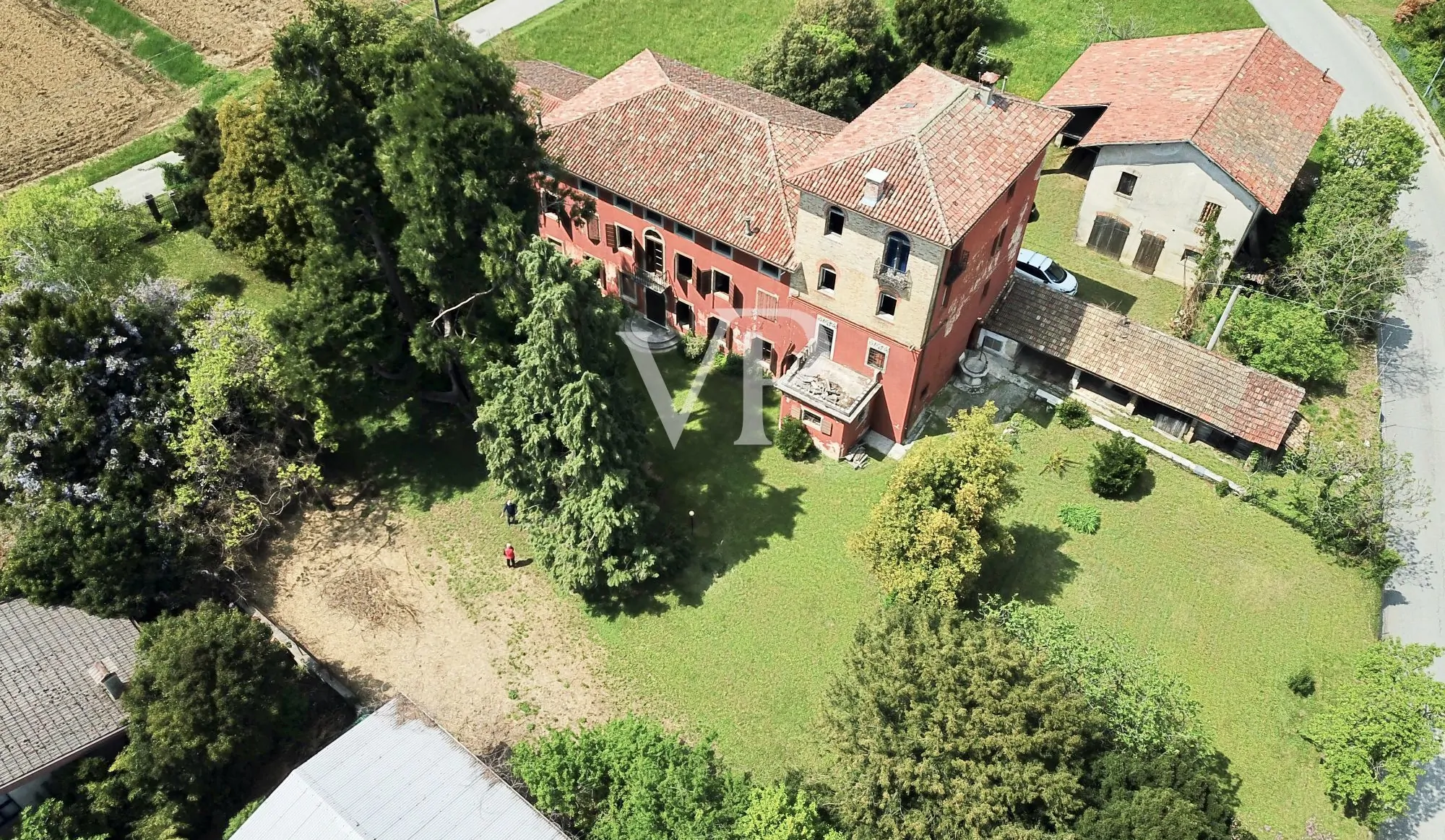 Villa Marzona - Casa con terreno y frescos históricos