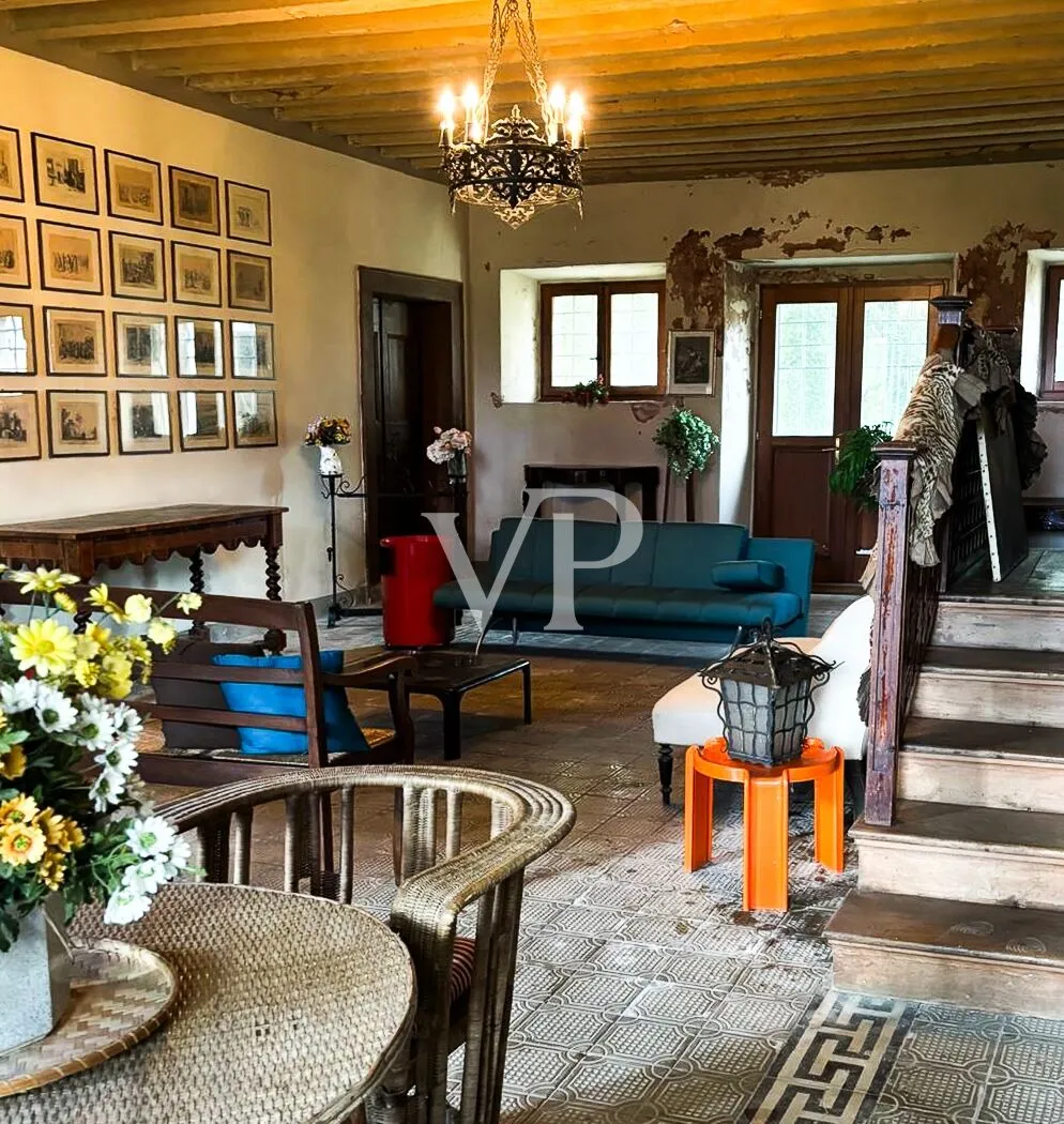 Villa Marzona – Dimora con terreni e affreschi storici