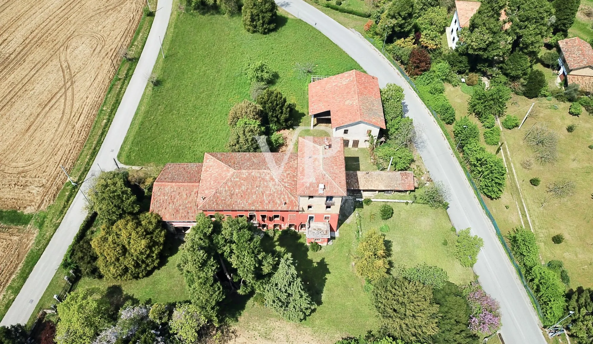 Villa Marzona - Casa con terreno y frescos históricos