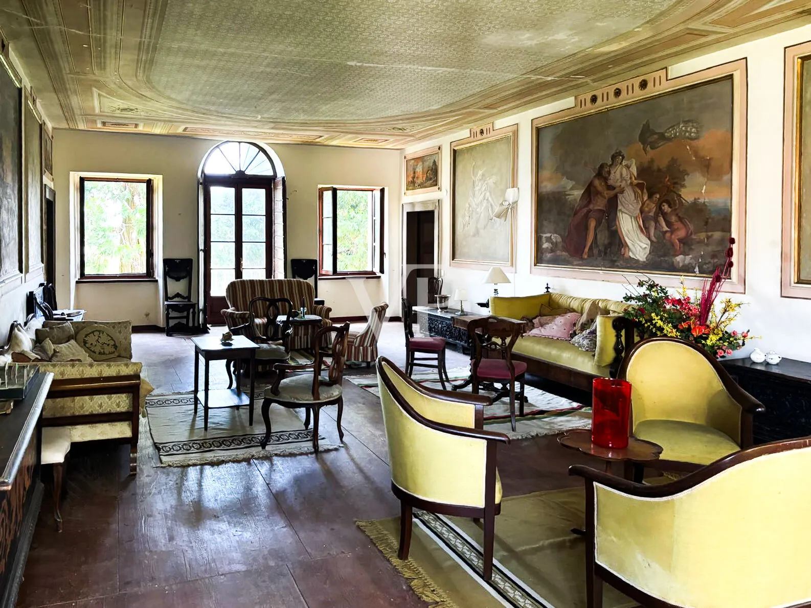 Villa Marzona – Dimora con terreni e affreschi storici