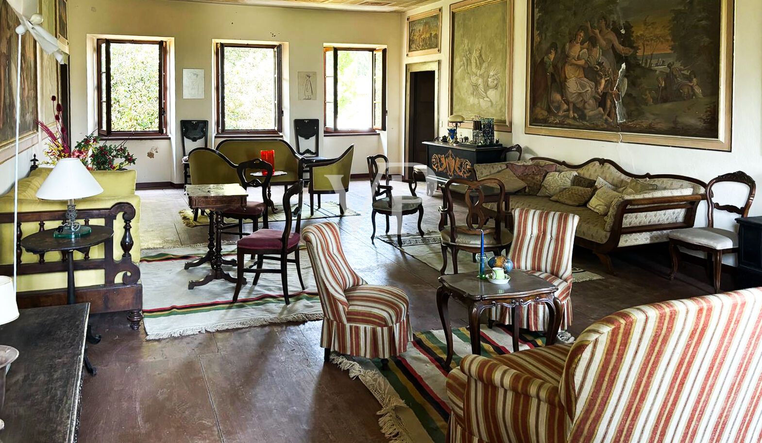Villa Marzona - Haus mit Grundstück und historischen Fresken