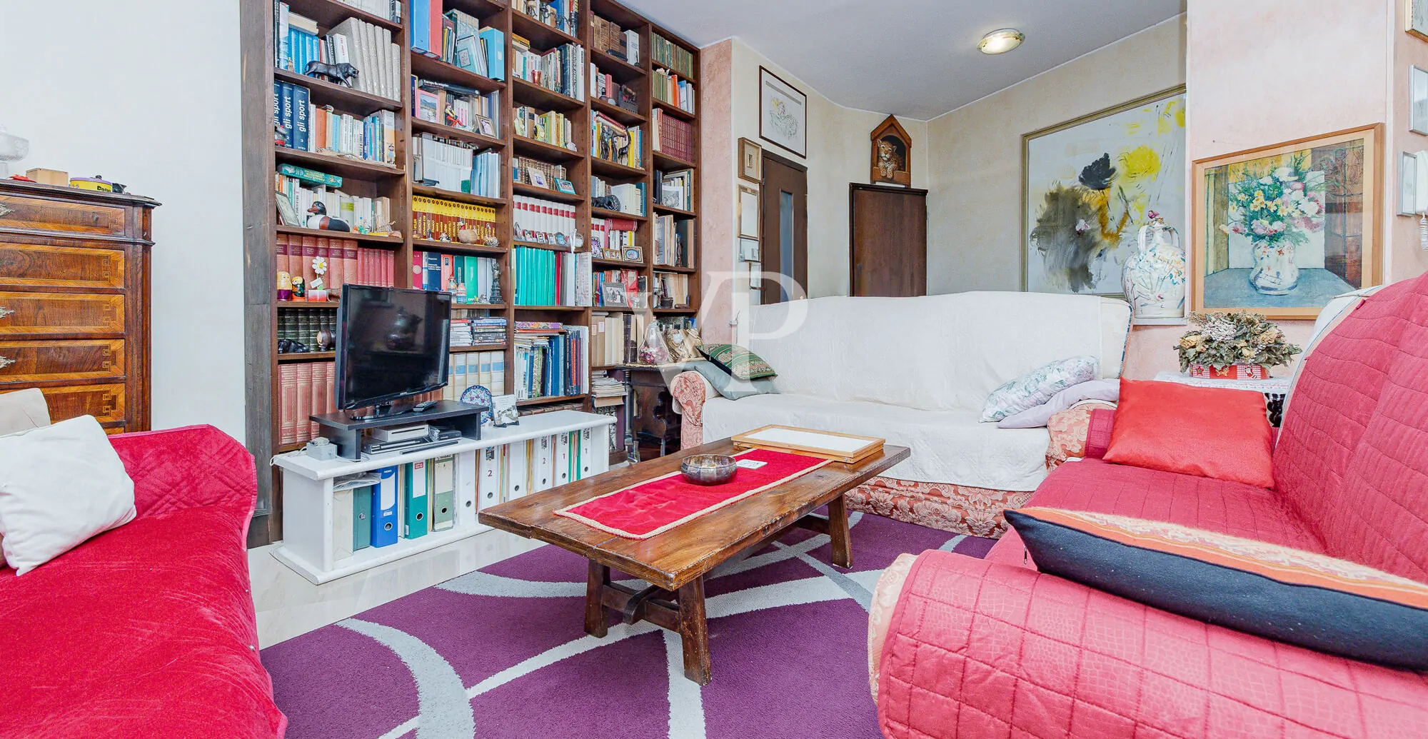 Apartamento de cuatro habitaciones más dos baños, sótano y garaje en la zona del Greco