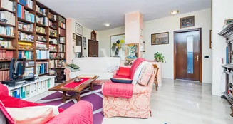 von_poll_real_estate_property_IT252942432_image_5