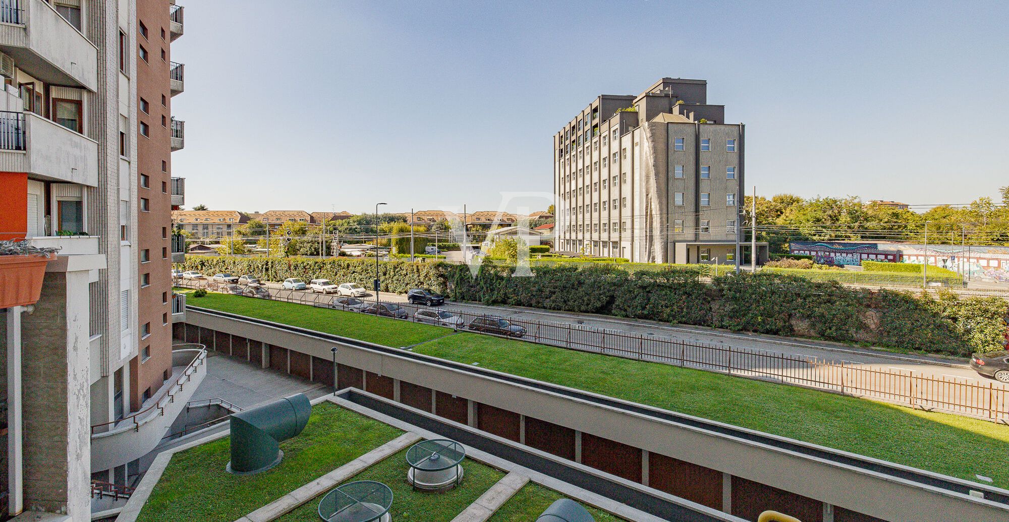 Apartamento de cuatro habitaciones más dos baños, sótano y garaje en la zona del Greco