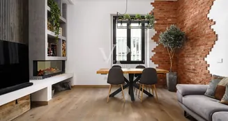 von_poll_real_estate_property_IT252942433_image_1