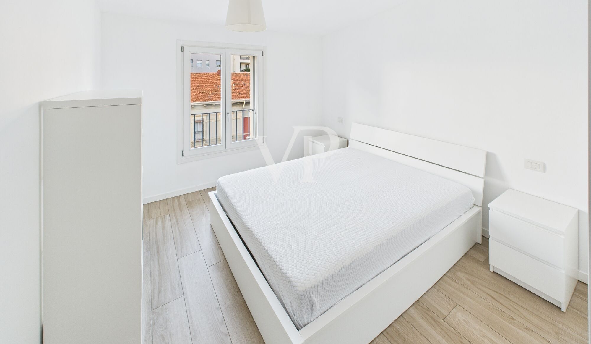 Moderne, möblierte Dreizimmerwohnung mit kleiner Terrasse in der obersten Etage