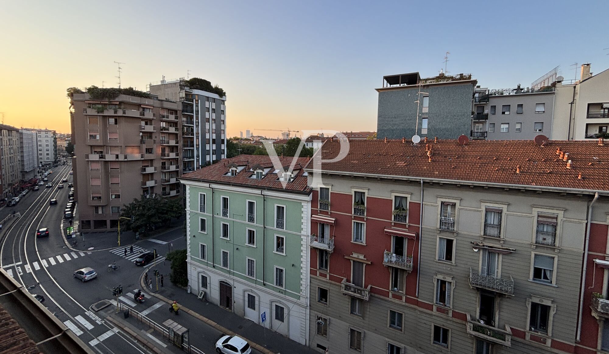 Moderne, möblierte Dreizimmerwohnung mit kleiner Terrasse in der obersten Etage