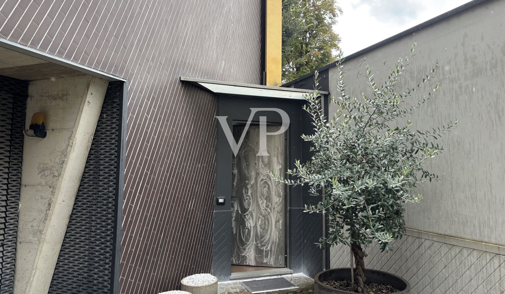 Exklusives Loft in ausgezeichnetem Zustand mit separatem Eingang und Terrasse - Gegend Fondazione Prada